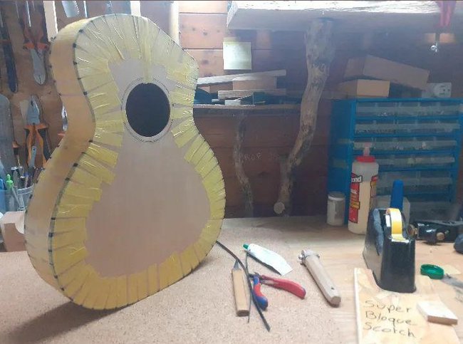 Guitare de voyage